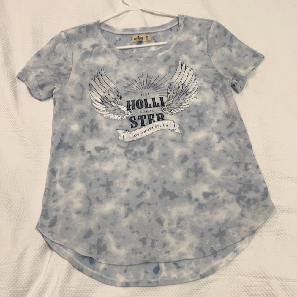 Hollister Graphic Tee